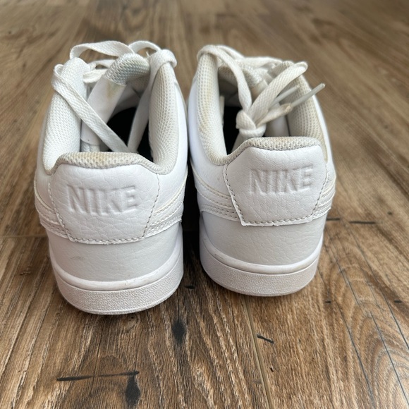 Nike Women’s Court Vision Low White Sneakers Sleek Design - Picture 5 of 8